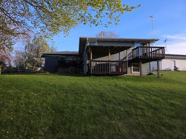 424 Van Buren ROAD, Howards Grove, WI 53083