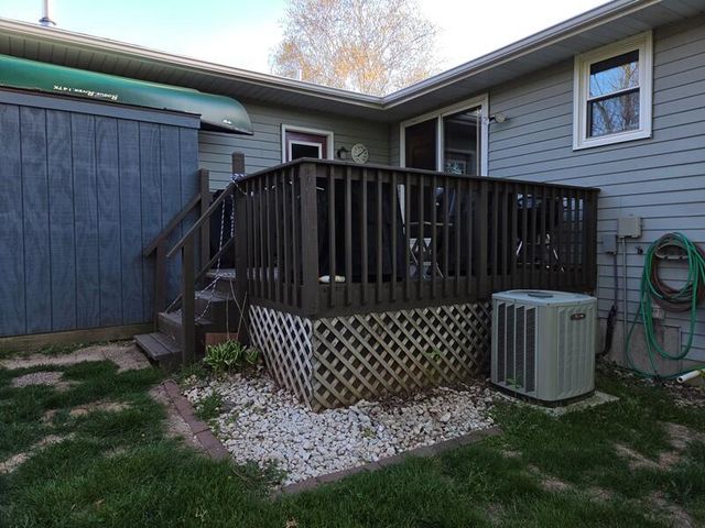 424 Van Buren ROAD, Howards Grove, WI 53083
