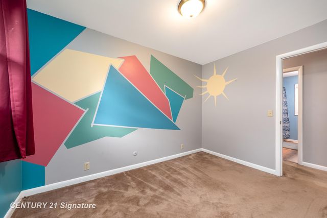 2707 Valorie Lane, Midland, MI 48640