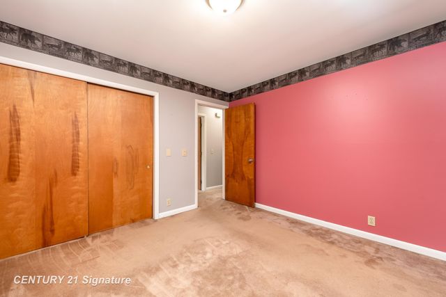 2707 Valorie Lane, Midland, MI 48640