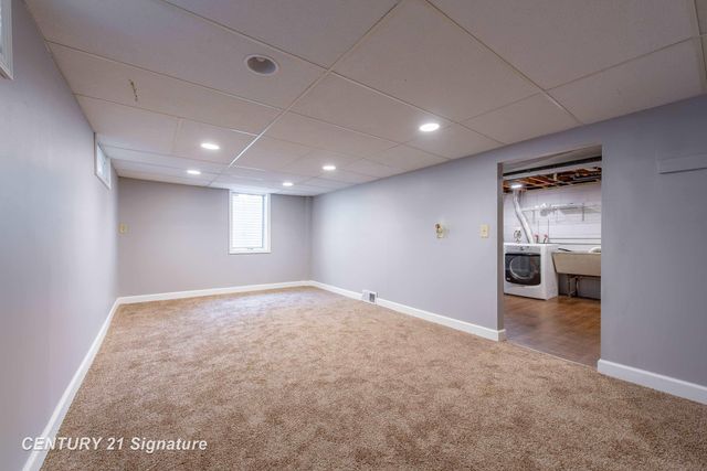 2707 Valorie Lane, Midland, MI 48640