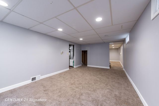 2707 Valorie Lane, Midland, MI 48640