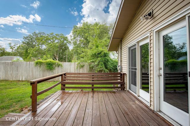 2707 Valorie Lane, Midland, MI 48640