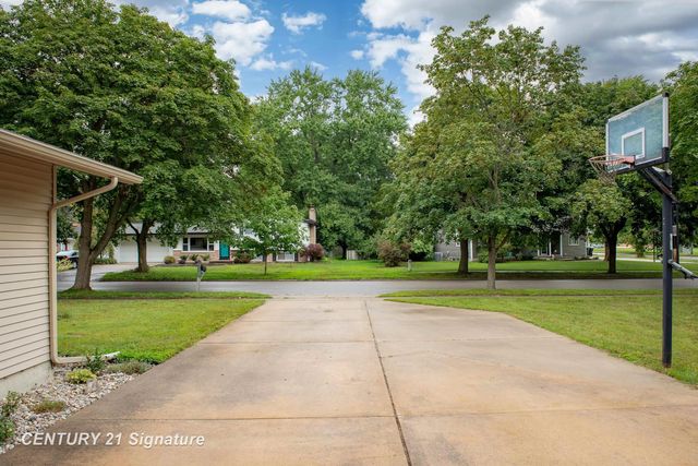 2707 Valorie Lane, Midland, MI 48640