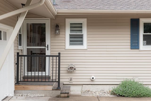 2707 Valorie Lane, Midland, MI 48640