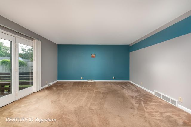 2707 Valorie Lane, Midland, MI 48640