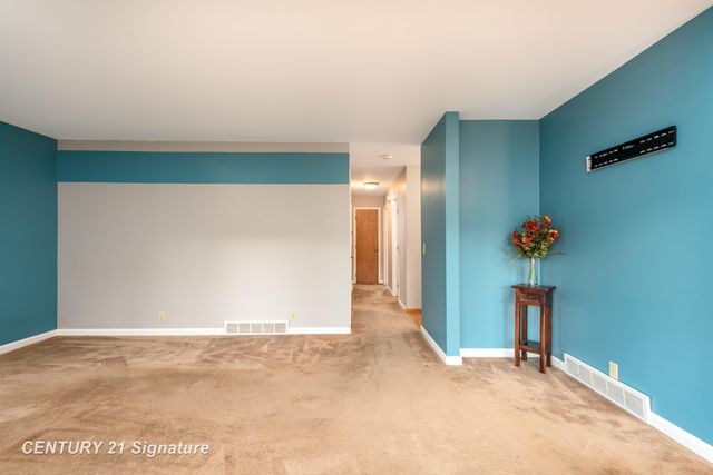 2707 Valorie Lane, Midland, MI 48640