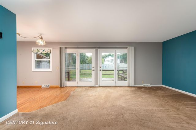 2707 Valorie Lane, Midland, MI 48640