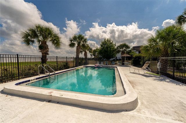 2433 TWIN DRIVE 5, Sarasota, FL 34234