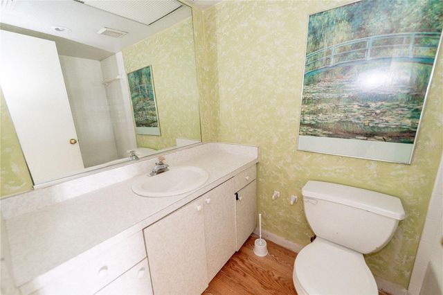 2433 TWIN DRIVE 5, Sarasota, FL 34234