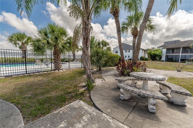 2433 TWIN DRIVE 5, Sarasota, FL 34234