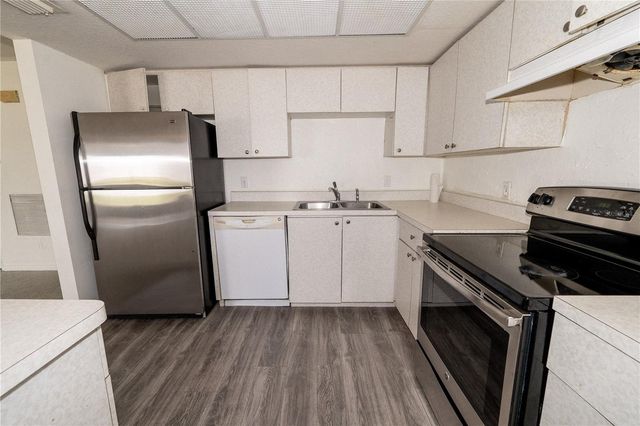 2433 TWIN DRIVE 5, Sarasota, FL 34234