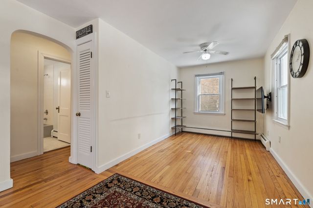 10 School Street, Burlington, CT 06013