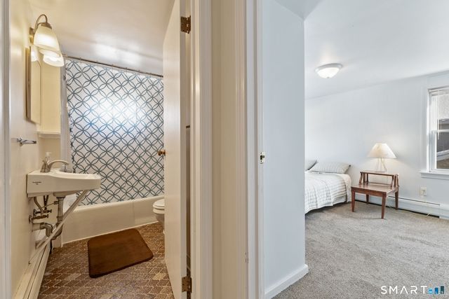 10 School Street, Burlington, CT 06013