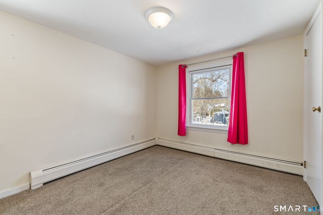 10 School Street, Burlington, CT 06013