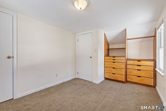 10 School Street, Burlington, CT 06013