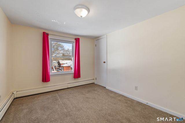 10 School Street, Burlington, CT 06013