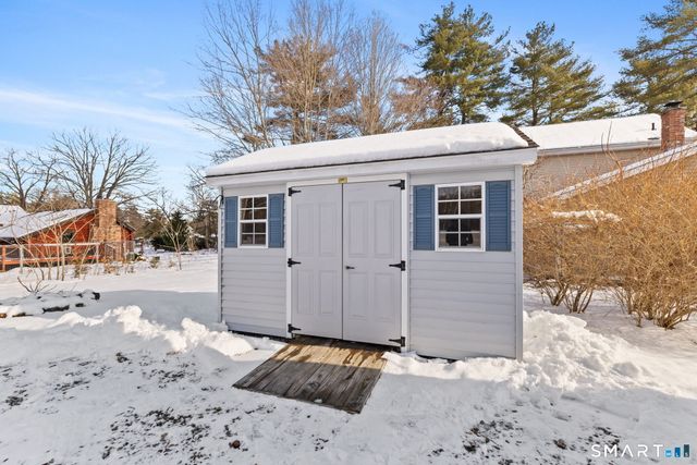 10 School Street, Burlington, CT 06013