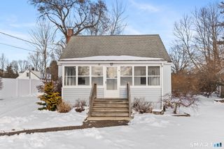 10 School Street, Burlington, CT 06013