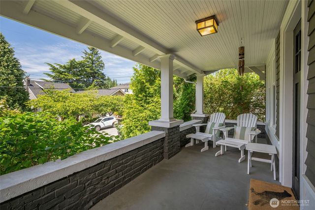 4010 Ashworth Avenue N, Seattle, WA 98103