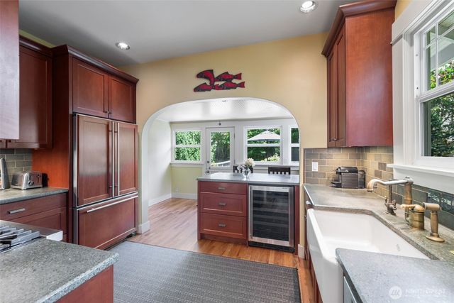 4010 Ashworth Avenue N, Seattle, WA 98103