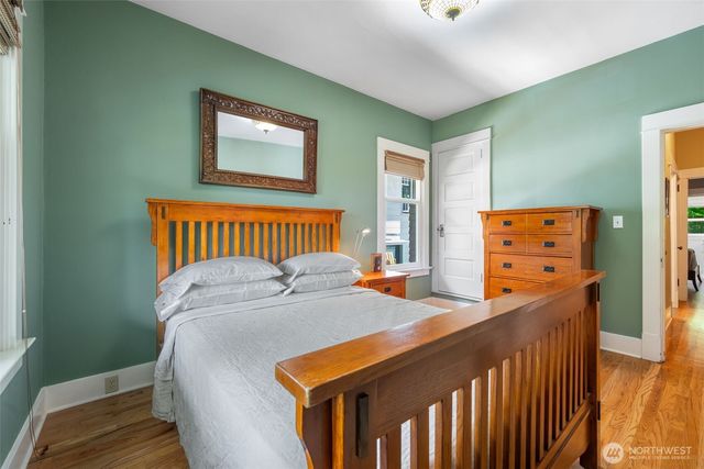 4010 Ashworth Avenue N, Seattle, WA 98103