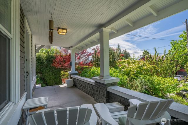 4010 Ashworth Avenue N, Seattle, WA 98103