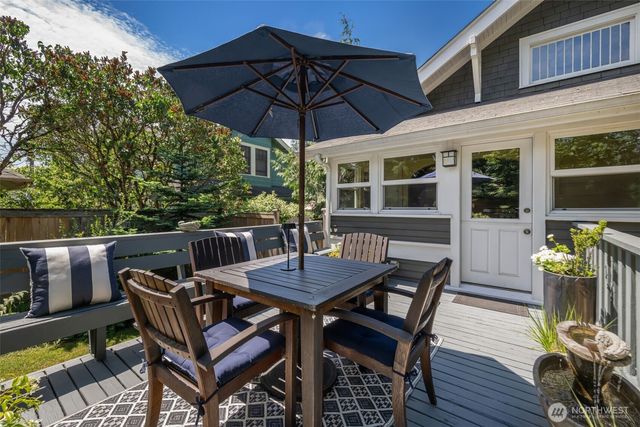 4010 Ashworth Avenue N, Seattle, WA 98103