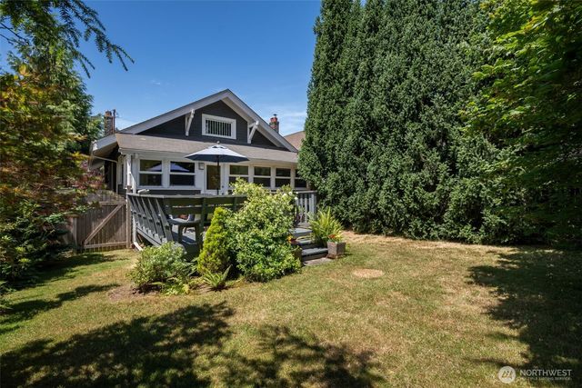 4010 Ashworth Avenue N, Seattle, WA 98103