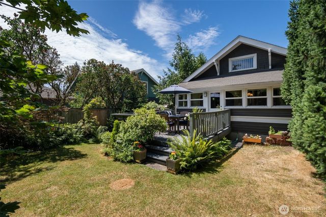 4010 Ashworth Avenue N, Seattle, WA 98103