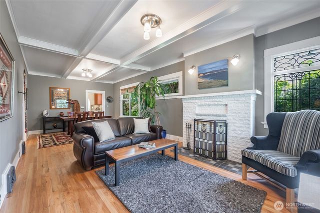 4010 Ashworth Avenue N, Seattle, WA 98103