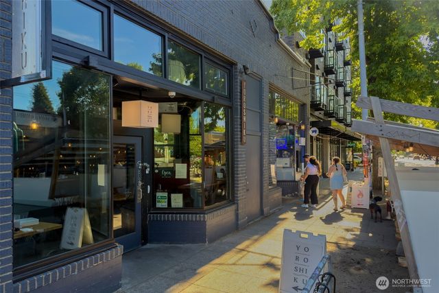 4010 Ashworth Avenue N, Seattle, WA 98103