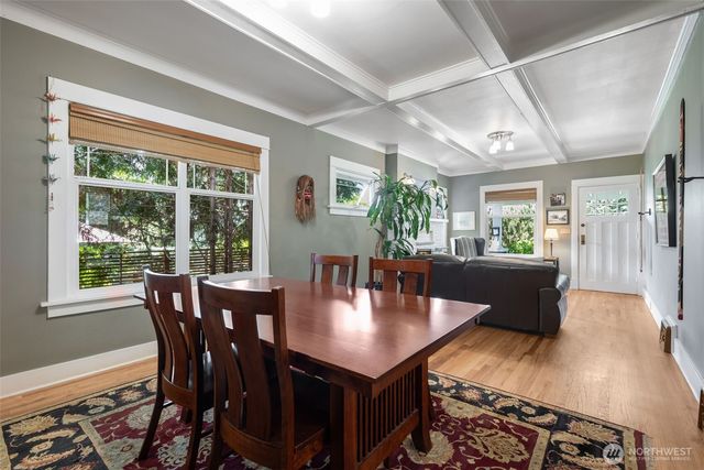 4010 Ashworth Avenue N, Seattle, WA 98103