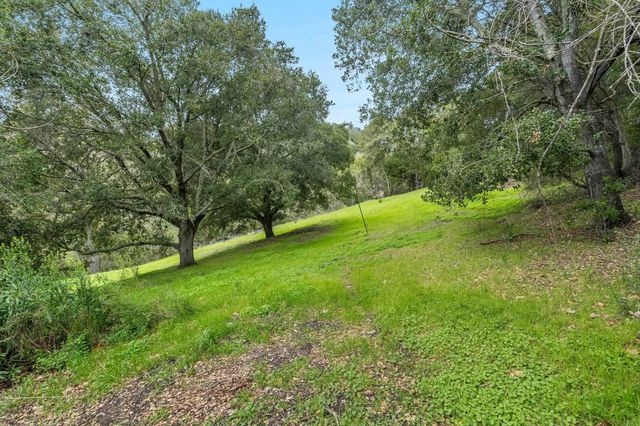 9 Charles Hill Rd, Orinda, CA 94563