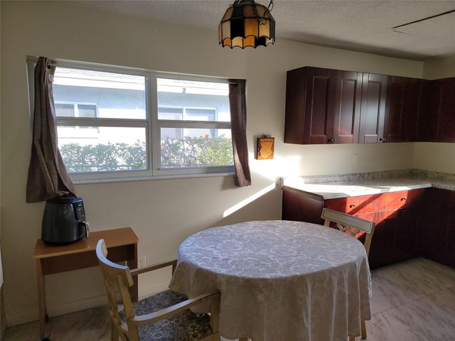 629 SW 8th Avenue, Delray Beach, FL 33444