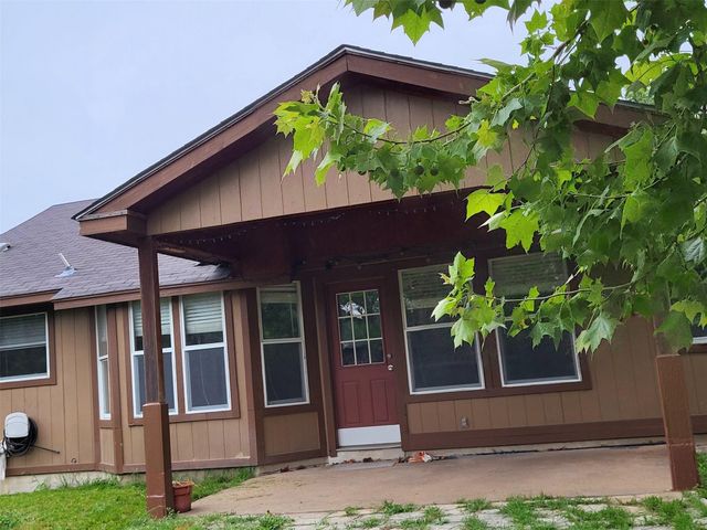 512 Maplecreek DR, Leander, TX 78641