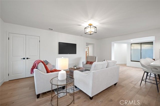 1985 Highland Oaks Drive, Arcadia, CA 91006