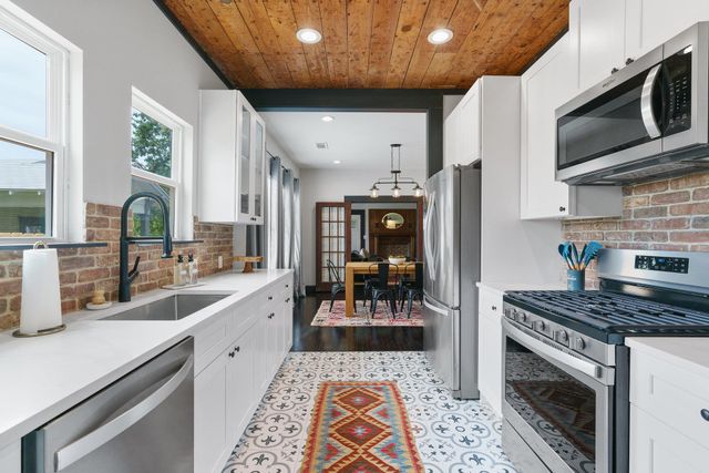 1204 E 13th ST, Georgetown, TX 78626