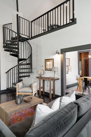 1204 E 13th ST, Georgetown, TX 78626