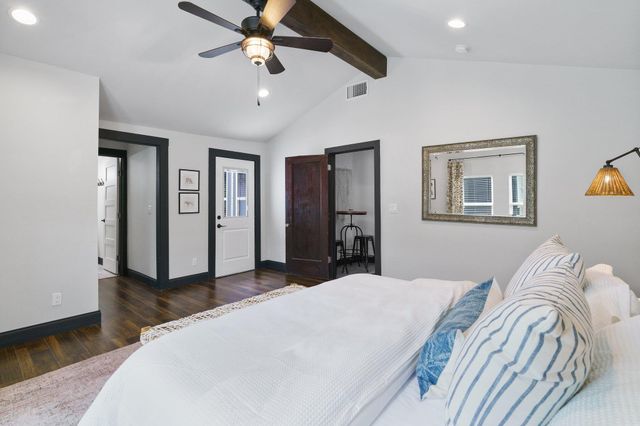 1204 E 13th ST, Georgetown, TX 78626