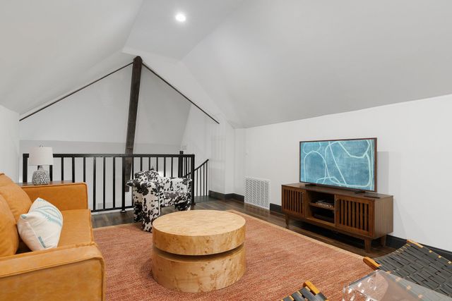 1204 E 13th ST, Georgetown, TX 78626