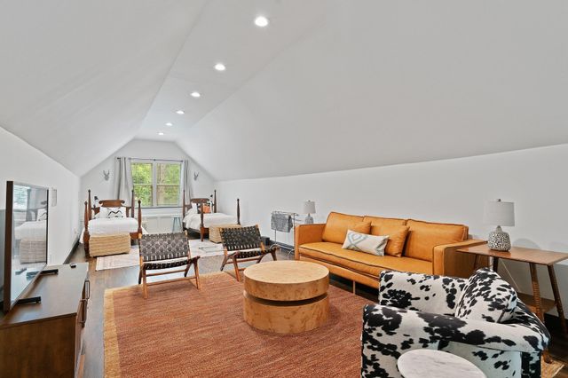 1204 E 13th ST, Georgetown, TX 78626