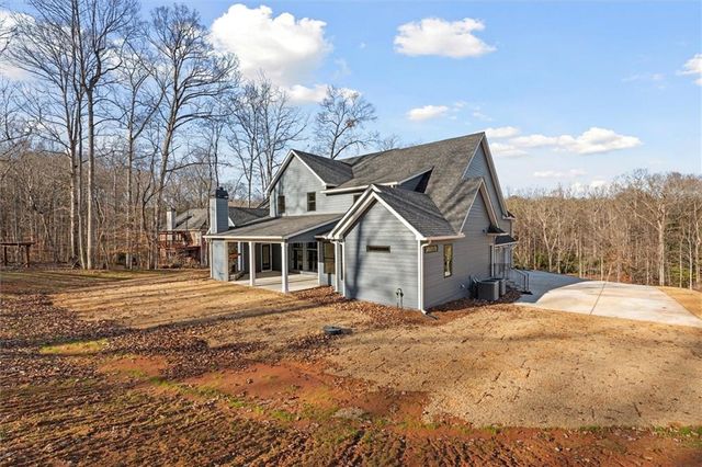 157 West Lake Boulevard, Carrollton, GA 30116