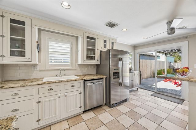 919 Key Street, Houston, TX 77009