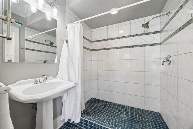 919 Key Street, Houston, TX 77009