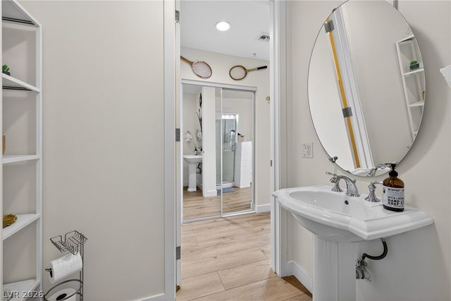 353 East Bonneville Avenue 233, Las Vegas, NV 89101