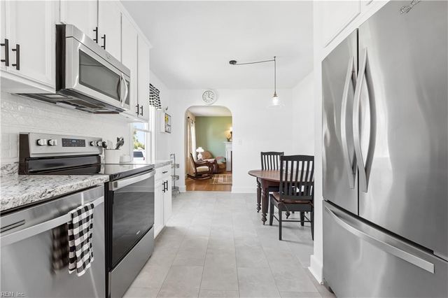 125 Wythe Crescent DR, Hampton, VA 23661