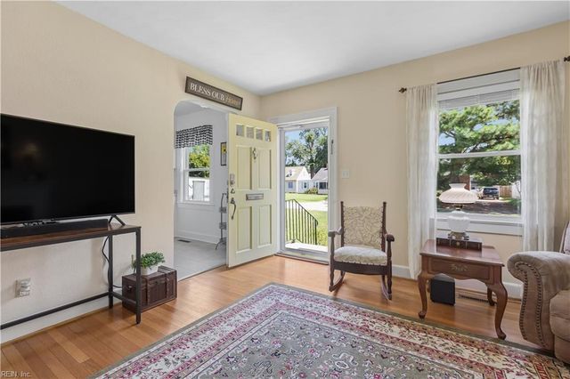 125 Wythe Crescent DR, Hampton, VA 23661