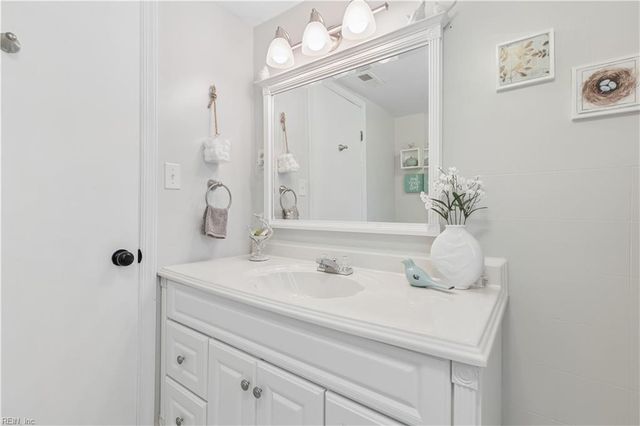 125 Wythe Crescent DR, Hampton, VA 23661