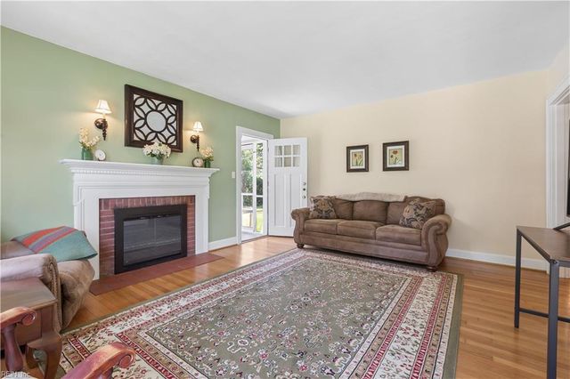 125 Wythe Crescent DR, Hampton, VA 23661